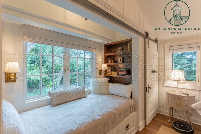Building Photo - Immaculately Updated Two Bedroom (+Bonus) ...