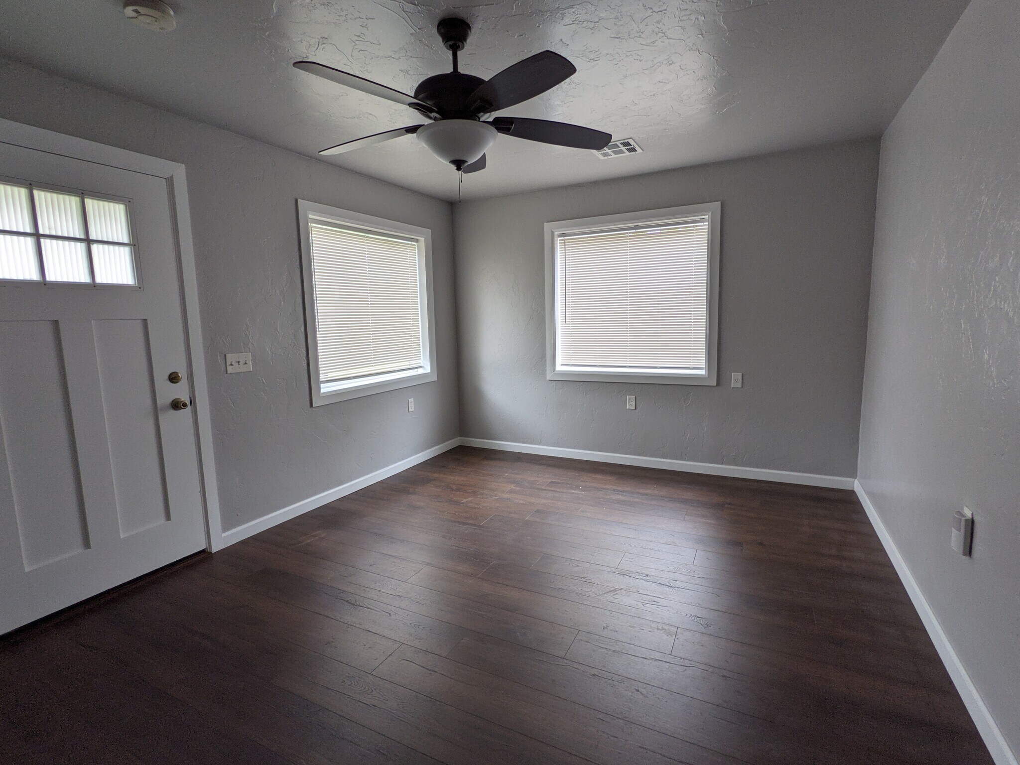 Living room - 4324 NW 16th St