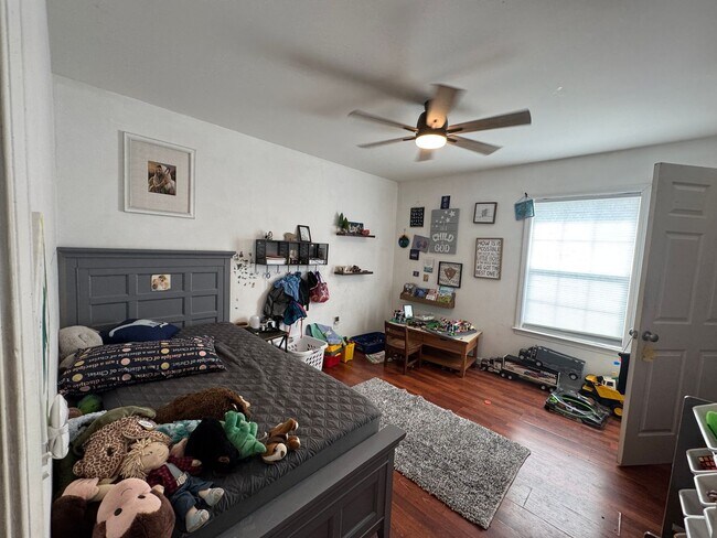 Building Photo - Country living on the outskirts of Nashville with 4 large beds, 2 baths, a bonus room and over an...