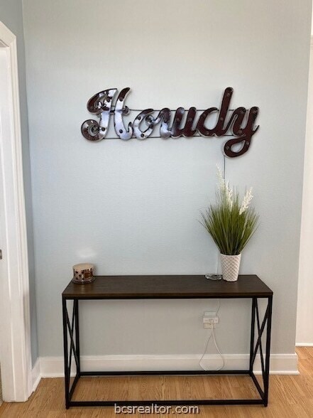 Building Photo - 801 Luther W St