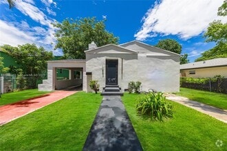 Building Photo - 1043 NW 48th St