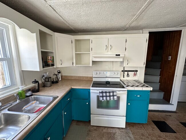 Building Photo - 26 E Oxford St