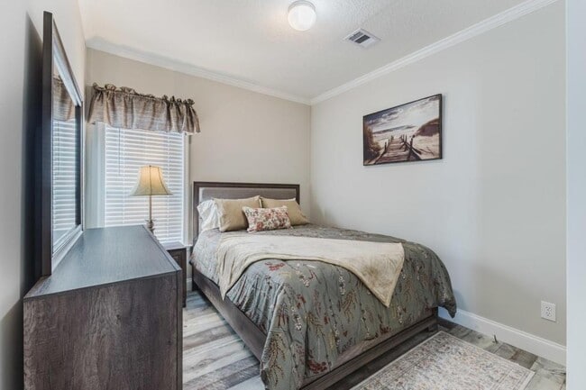 Building Photo - 12581 Coconut Dr