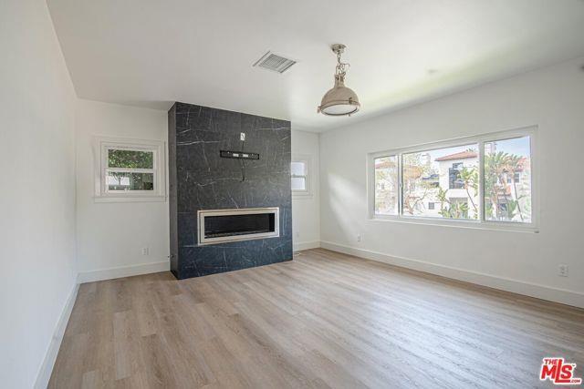 Building Photo - 1040 N Crescent Heights Blvd