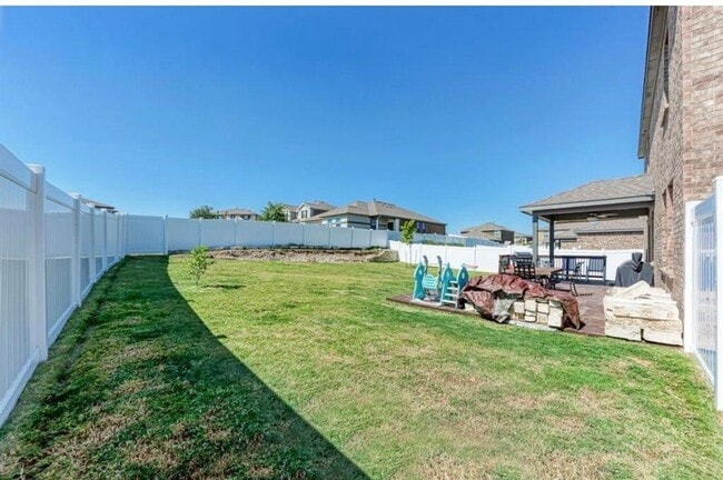 Building Photo - 5817 Daly Dr