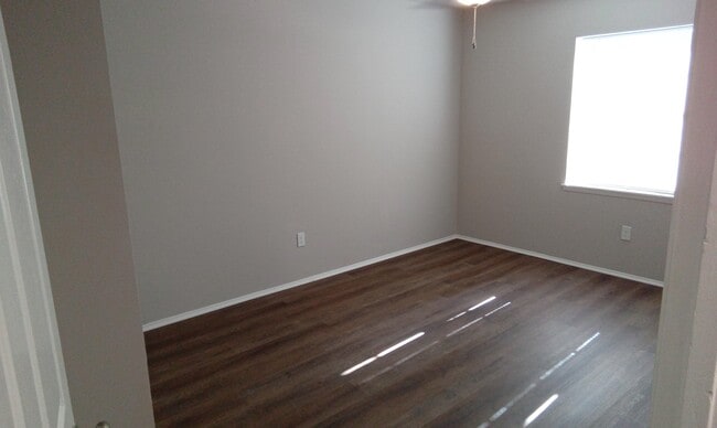 Building Photo - 117 Yorkshire Dr