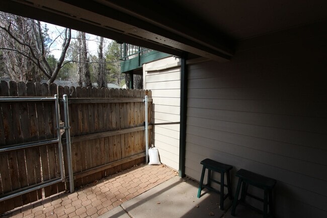 Building Photo - 3200 S Litzler Dr