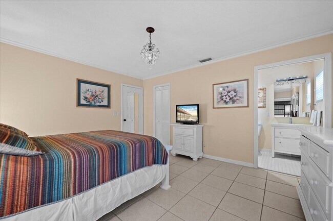 Building Photo - 1419 Riverside Cir