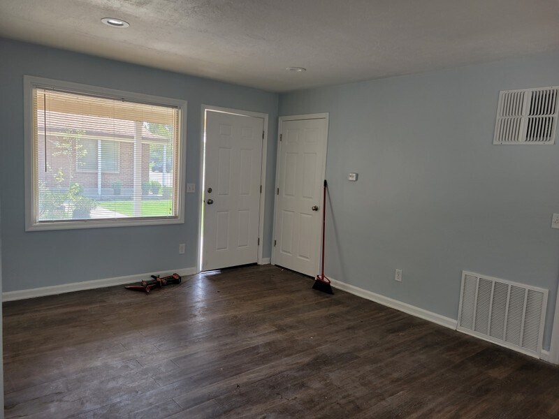 Building Photo - 2084 Monroe Blvd