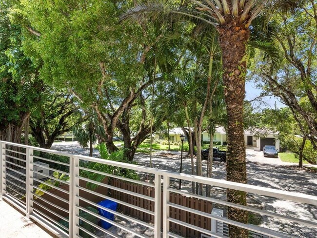 Building Photo - 3917 S Le Jeune Rd