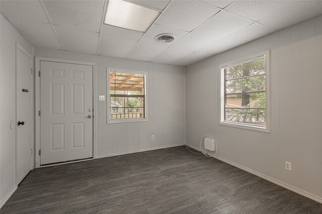 Building Photo - 299 Pine Harbor Dr