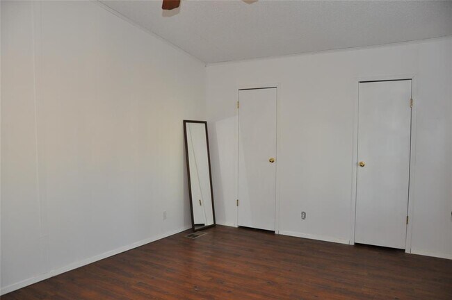 Building Photo - 367 Mesquite St