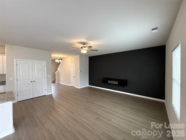 Building Photo - 6225 Lowe Ln