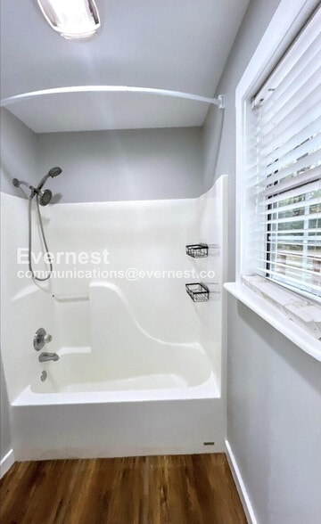 Building Photo - 46 Love Hill Rd