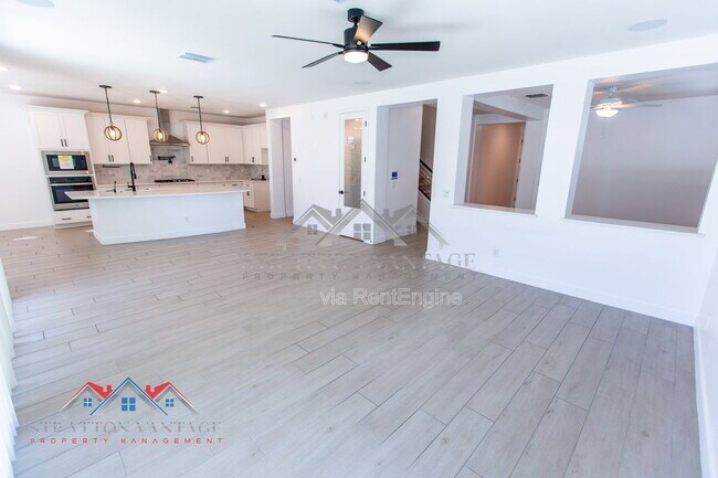 Building Photo - 15075 W McKinley St