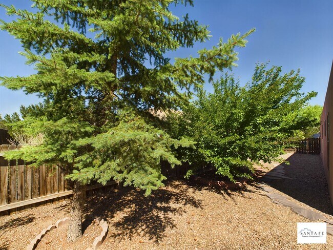 Building Photo - Single Level, single family home Available...