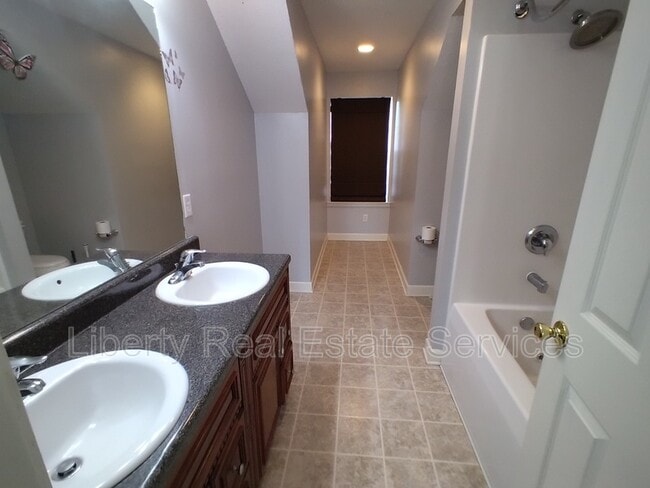 Building Photo - 402 Conley Dr