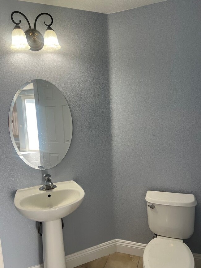 Building Photo - PRICE REDUCED!! LOVELY REMODELED 4 BEDROOM HOUSE IN N. NATOMAS!!