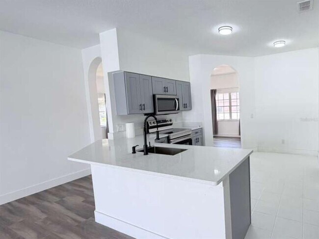 Building Photo - 906 Berwick Dr