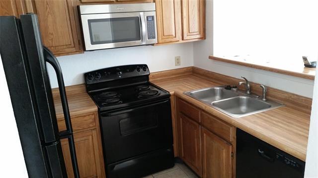 Building Photo - 2307 Balsam Dr