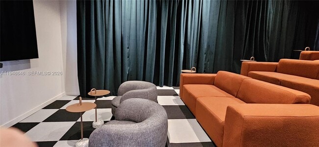 Building Photo - 11 NE 6th St