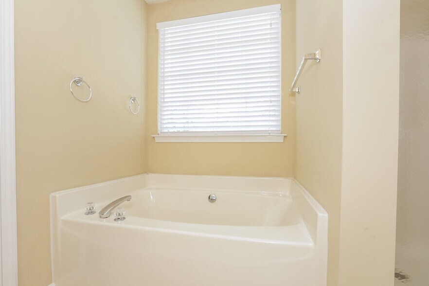 Building Photo - 6581 Long Nook Ln