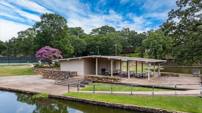 Building Photo - 1512 Waterside Dr