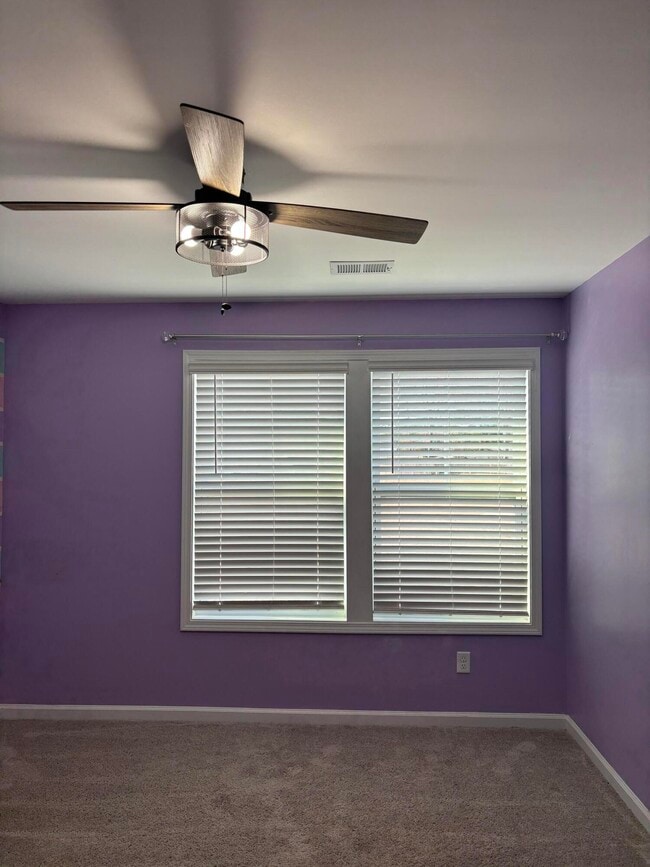 Building Photo - 335 Niblick Dr