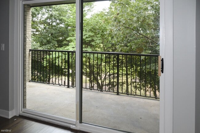 Building Photo - 1405 North Ave