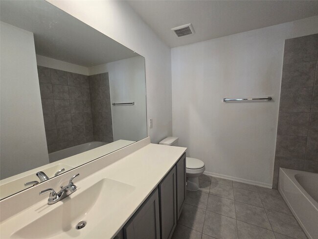 Building Photo - 7318 Parkview Dr