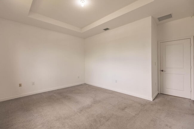 Building Photo - 20742 NE 5th Ct