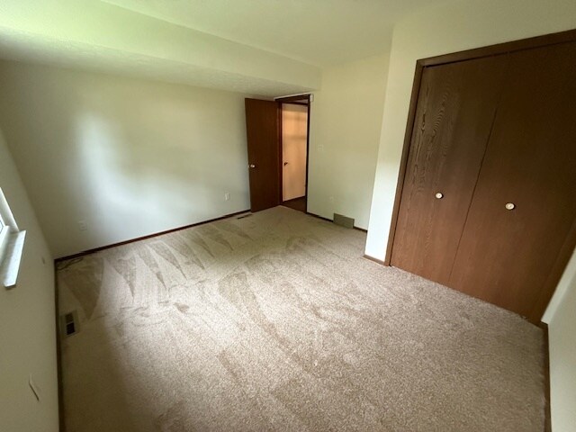 Building Photo - 465 Calverton Pl
