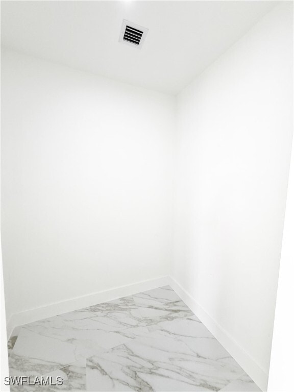 Building Photo - 852 Chipley St E