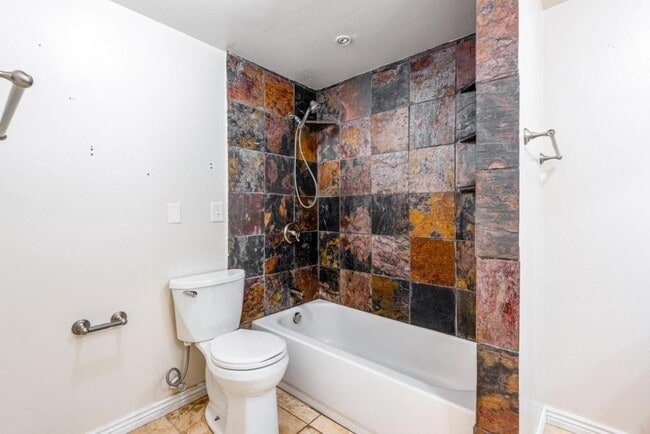 Building Photo - 703 Orion Dr