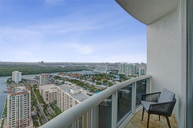 Building Photo - 15901 Collins Ave