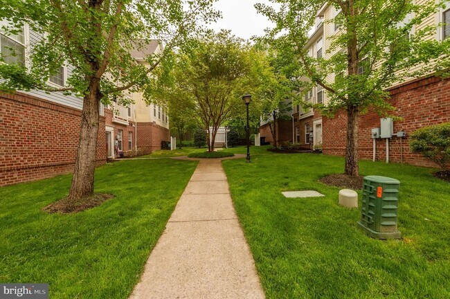 Building Photo - 8067 Nicosh Cir Ln