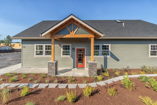 Interior Photo - 441 Talent Ave