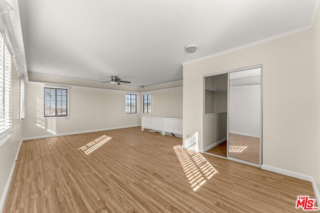 Building Photo - 8905 S Wilton Pl