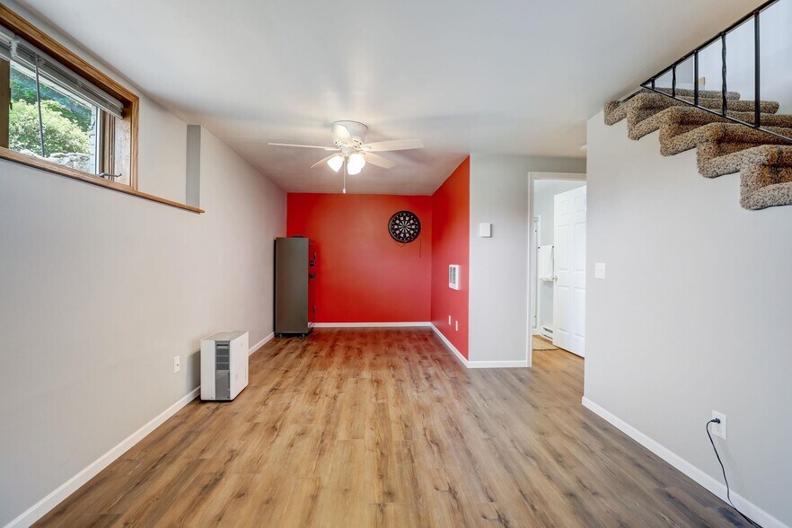 Building Photo - 225 Buechner Dr