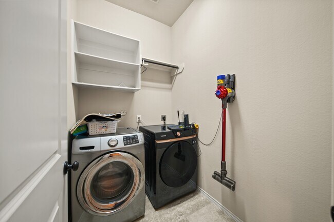 Building Photo - 1303 Paradise Creek Ln