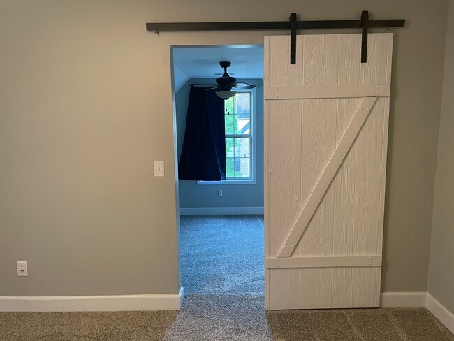 Building Photo - 940 Sunny Slope Trace