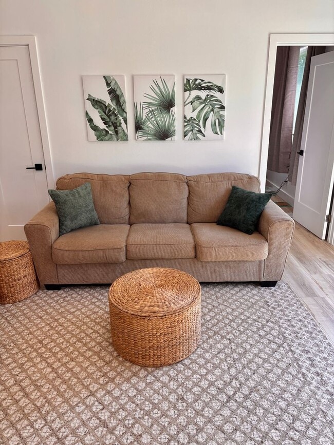 Building Photo - Peaceful 2.5-Acre Retreat | Furnished Mid-Term Rental