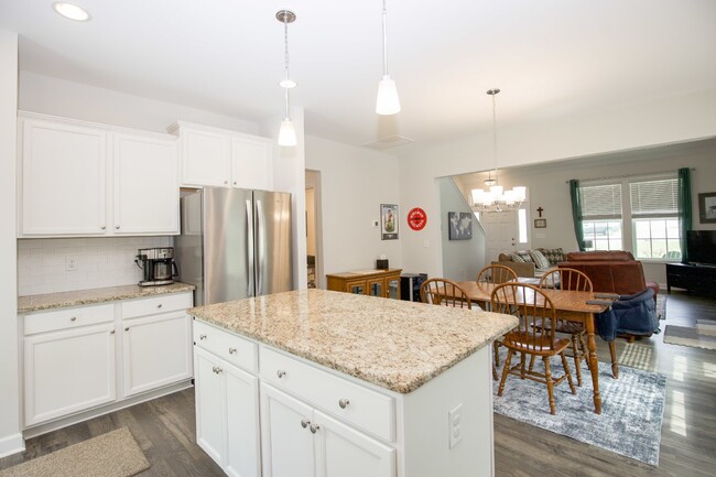 Building Photo - "Spacious 4 Bed, 2.5 Bath Rental in Vass, ...
