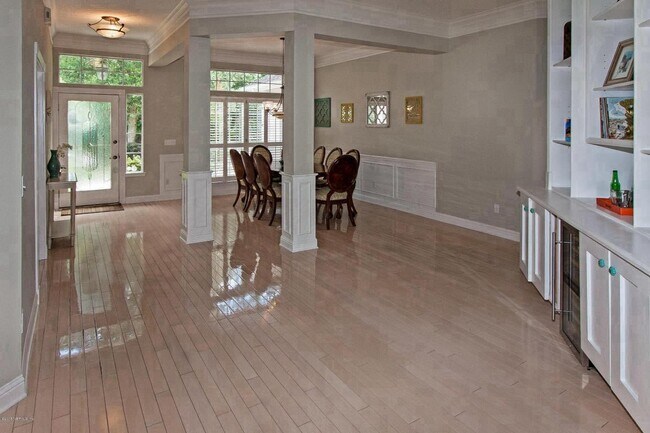 Building Photo - 137 Deer Cove Dr