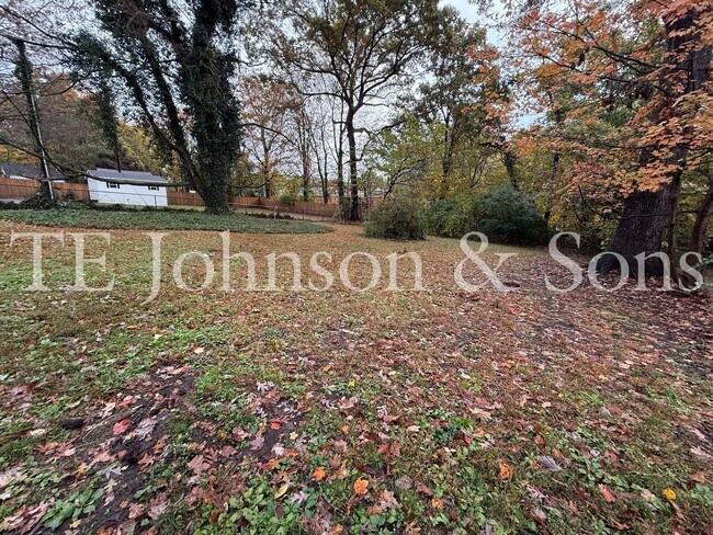 Building Photo - Charming Home with Character and Modern Co...