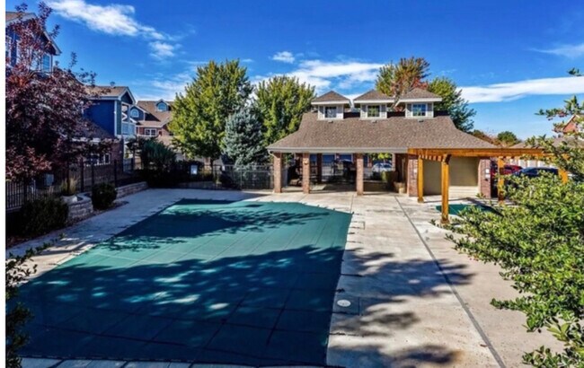 Building Photo - Stunning 2 bed 2 bath Condo in Aurora