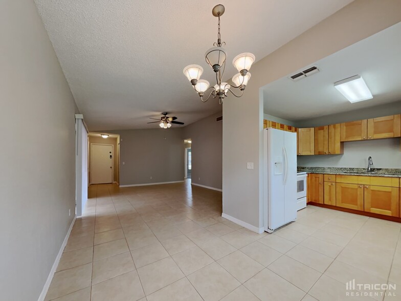 Building Photo - 1534 Thistledown Dr