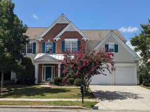 Building Photo - Spacious 5-Bedroom, 3-Bath Home with Exceptional Outdoor Living