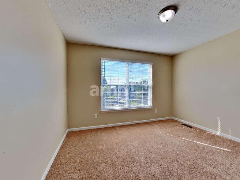 Building Photo - 2106 Prairie Clover Dr