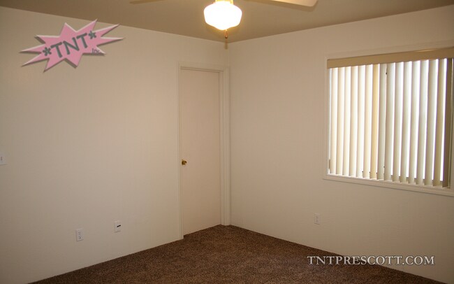 Building Photo - 4601 N Carla Vista Dr